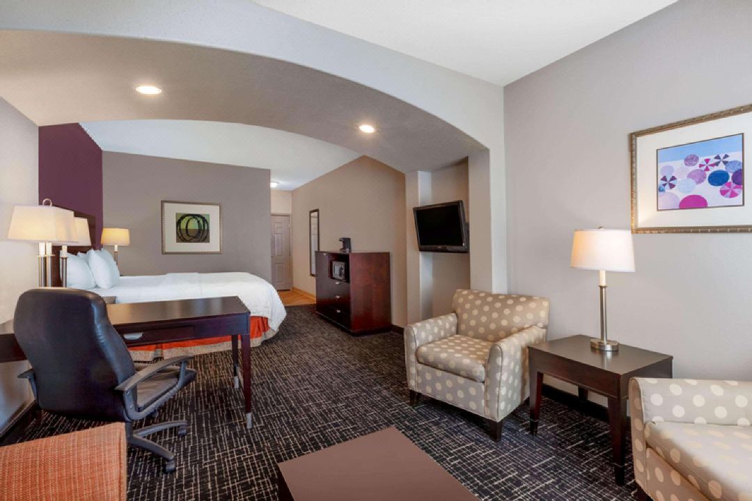 La Quinta Inn & Suites by Wyndham Lumberton