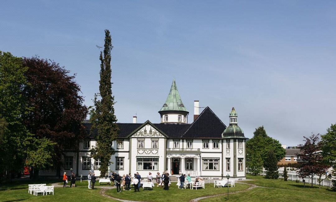 Bårdshaug Herregård