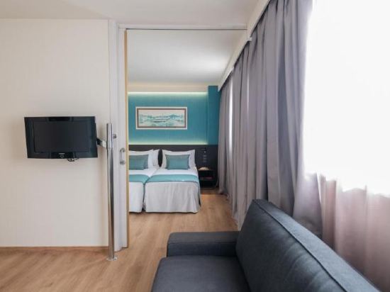 Aparthotel Atenea Barcelona - Tap to explore photos