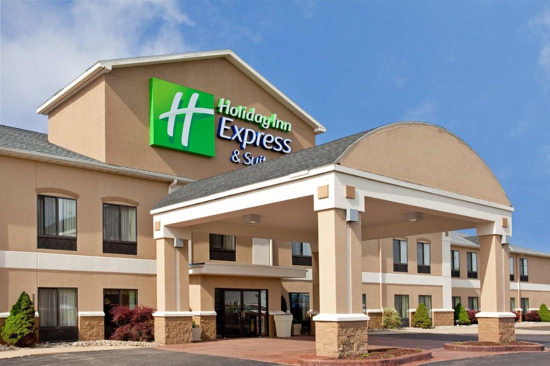 Holiday Inn Express & Suites THREE RIVERS by IHG