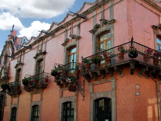 La Casa de la Marquesa - Tap to explore photos
