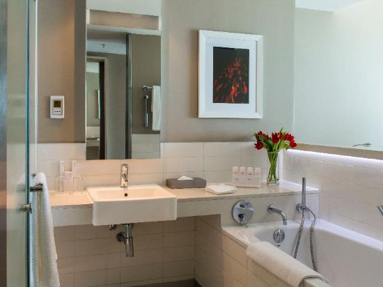 Radisson Blu Hotel, Port Elizabeth - Tap to explore photos