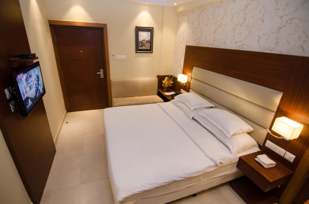Aura Hotel
