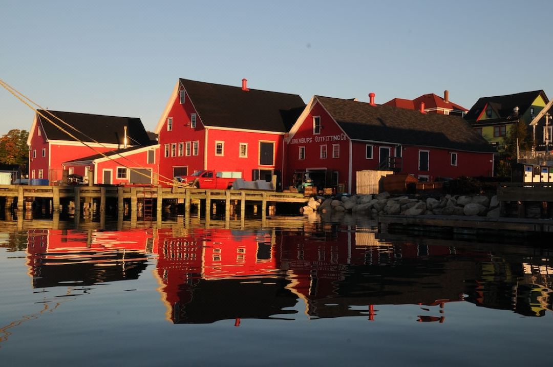 Smugglers Cove Inn