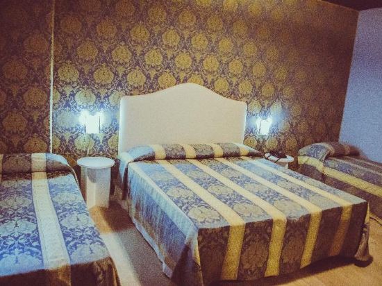 Laerte Palace Hotel - Tap to explore photos