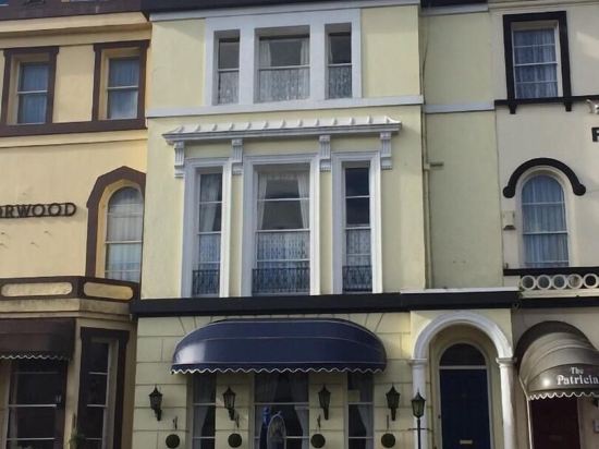 The Chesterfield Guest House - Tap to explore photos