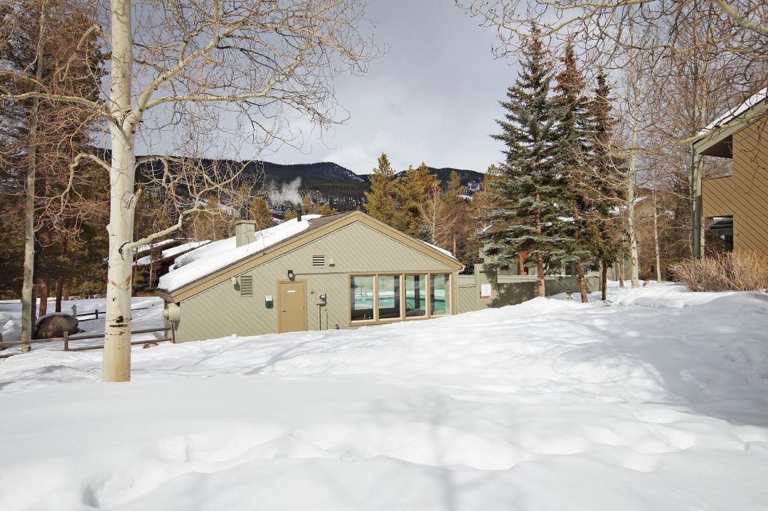 1125 Flying Dutchman 1 Bedroom Condo by RedAwning