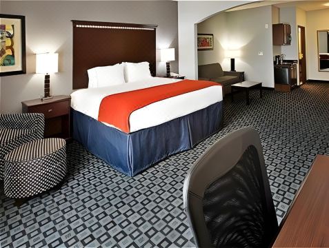 Holiday Inn Express & Suites Royse City - Rockwall