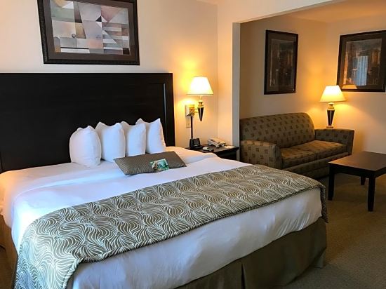 Wingate By Wyndham Lagrange - Tap to explore photos