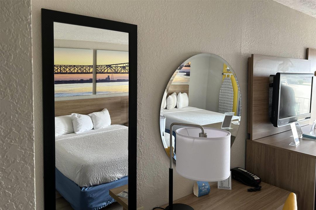 Days Inn by Wyndham Louisville Airport Fair and Expo Center