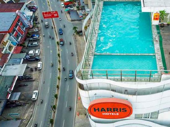 HARRIS Hotel Pontianak - Tap to explore photos