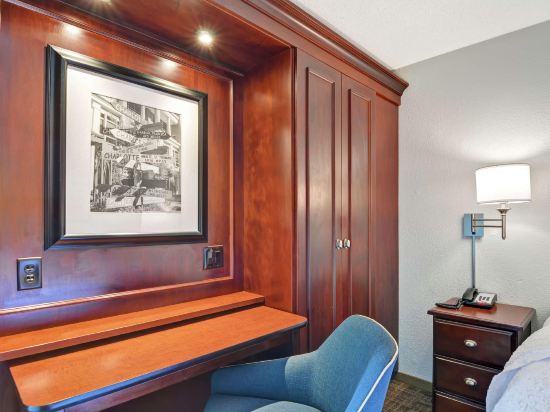 Hampton Inn by Hilton Charlotte-Gastonia - Tap to explore photos