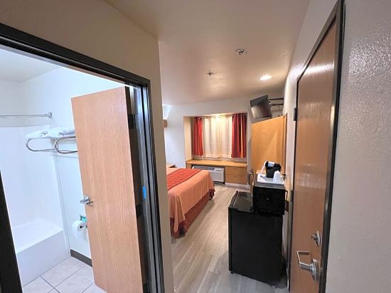 Americas Best Value Inn & Suites Ada - Tap to explore photos