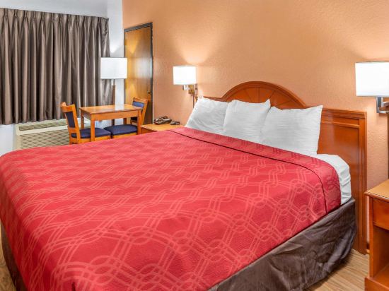 Econo Lodge Inn & Suites Albany North - Tap to explore photos