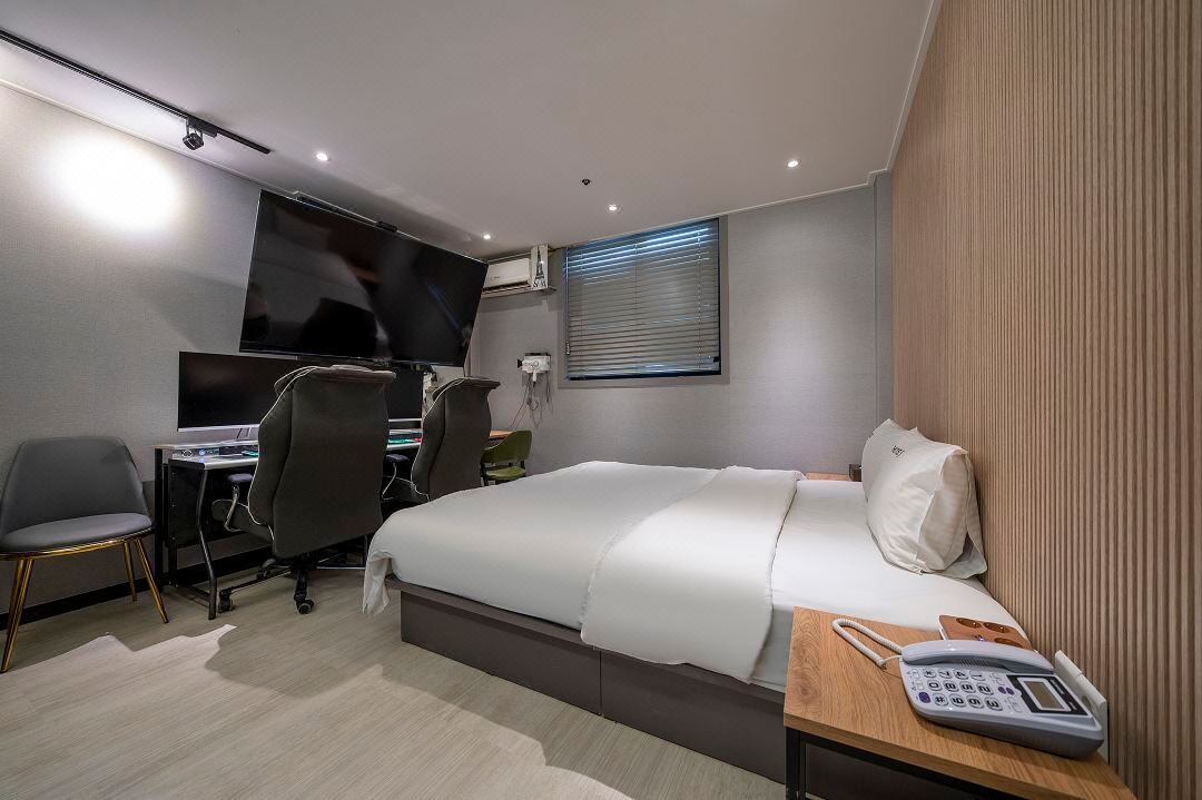 Ansan Hotel J