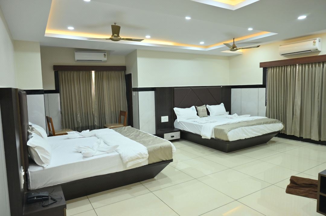 Kamath Yatri Nivas Plus