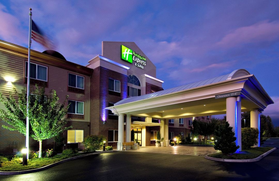 Holiday Inn Express & Suites MEDFORD-CENTRAL POINT by IHG