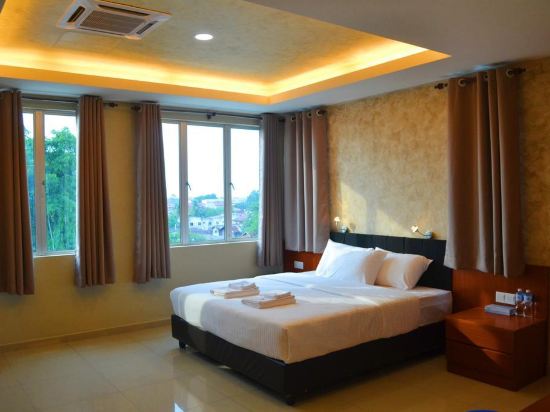 Yew Boutique Hotel - Tap to explore photos