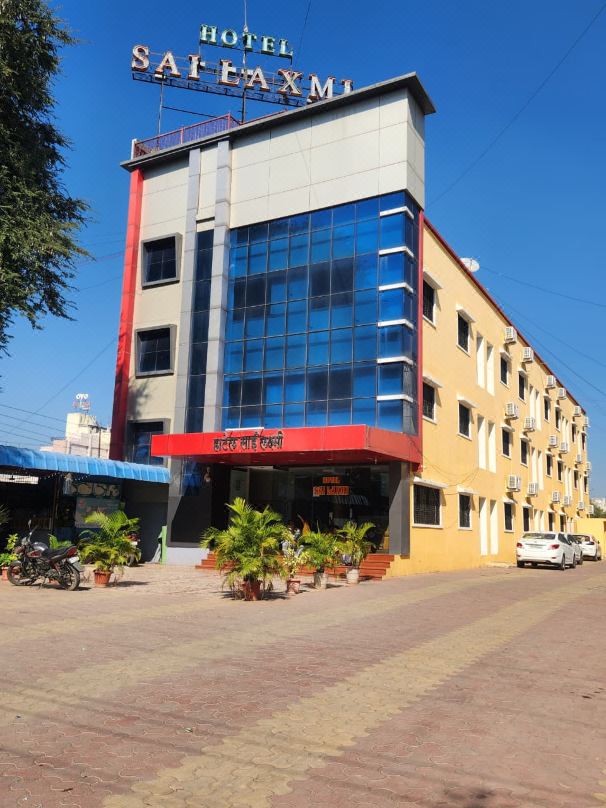 Hotel Sai Laxmi- Walkable Distance from Sai Baba Temple