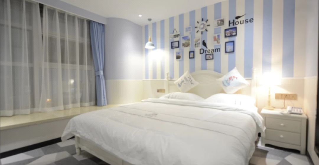 Wuhan happy town coffee Hotel
