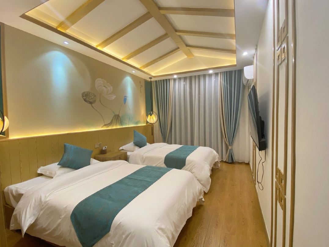 Jifangyin Inn in Furong Town