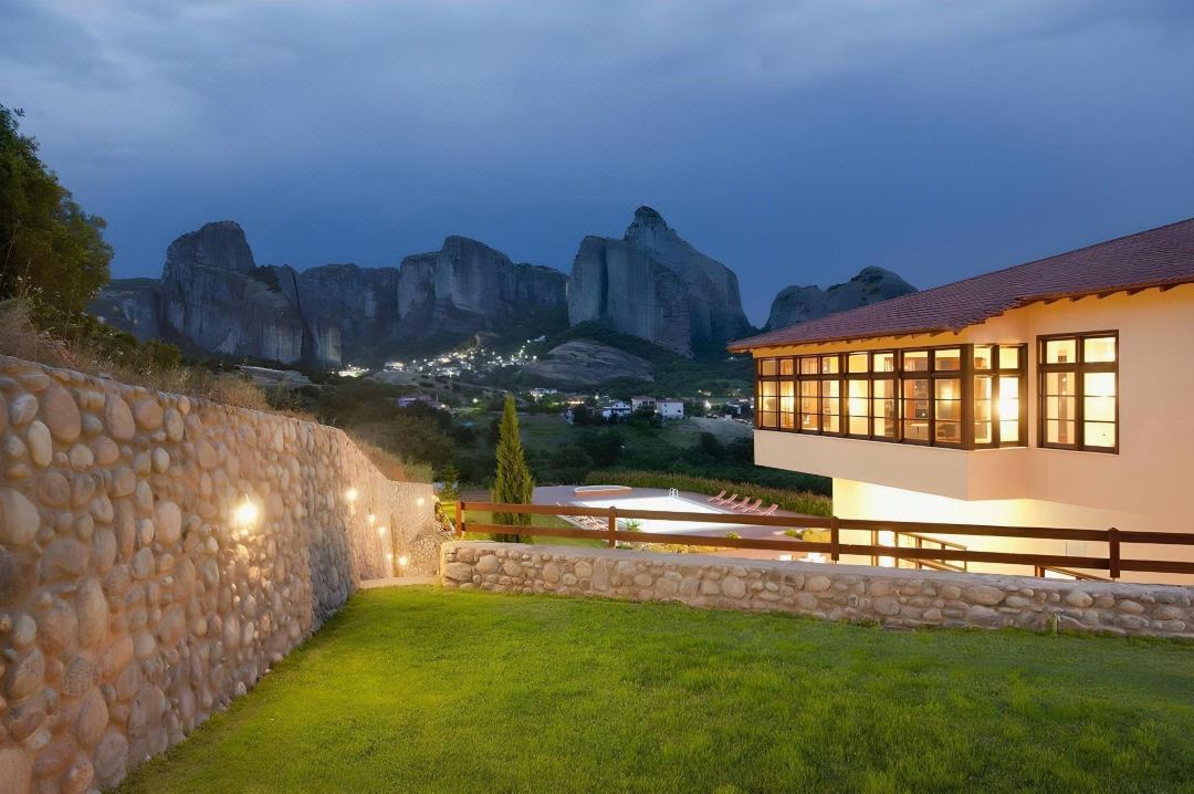 Grand Meteora Hotel