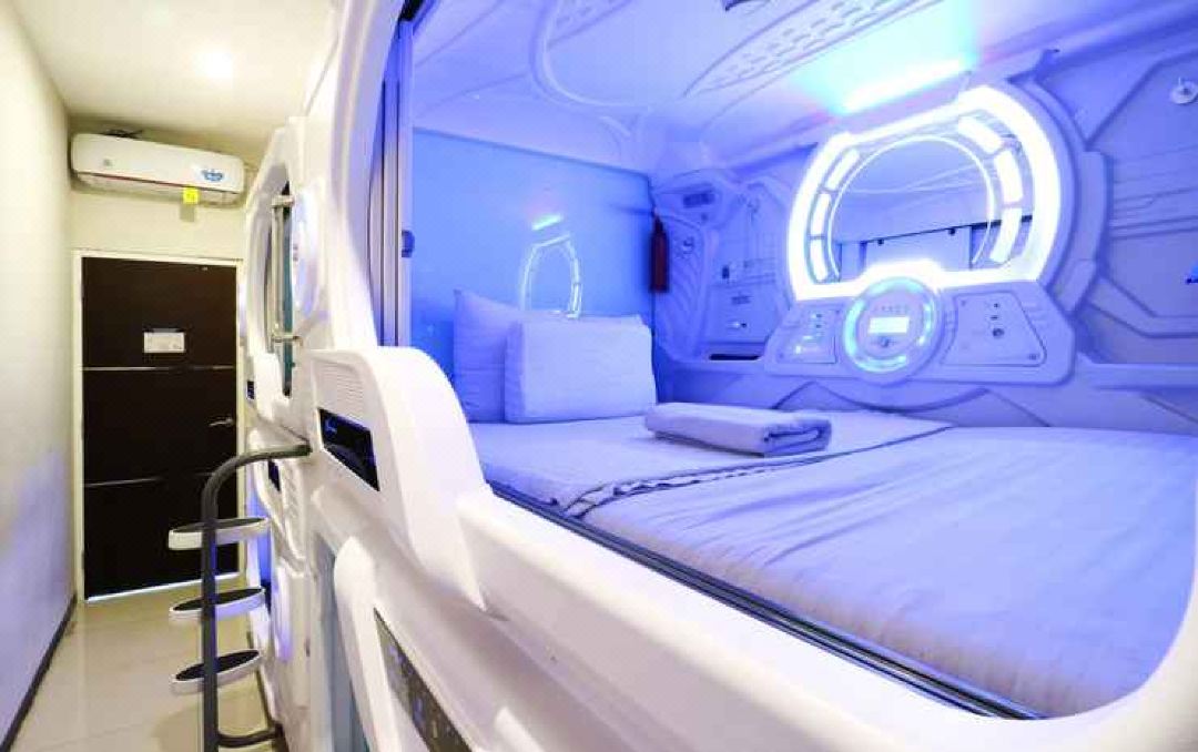 Tab Capsule Hotel - Kayoon Surabaya
