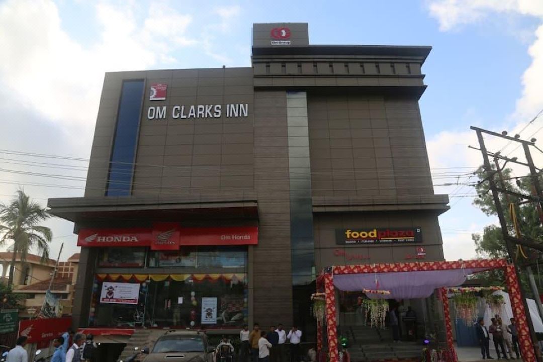 OM Clarks Inn Raebareli
