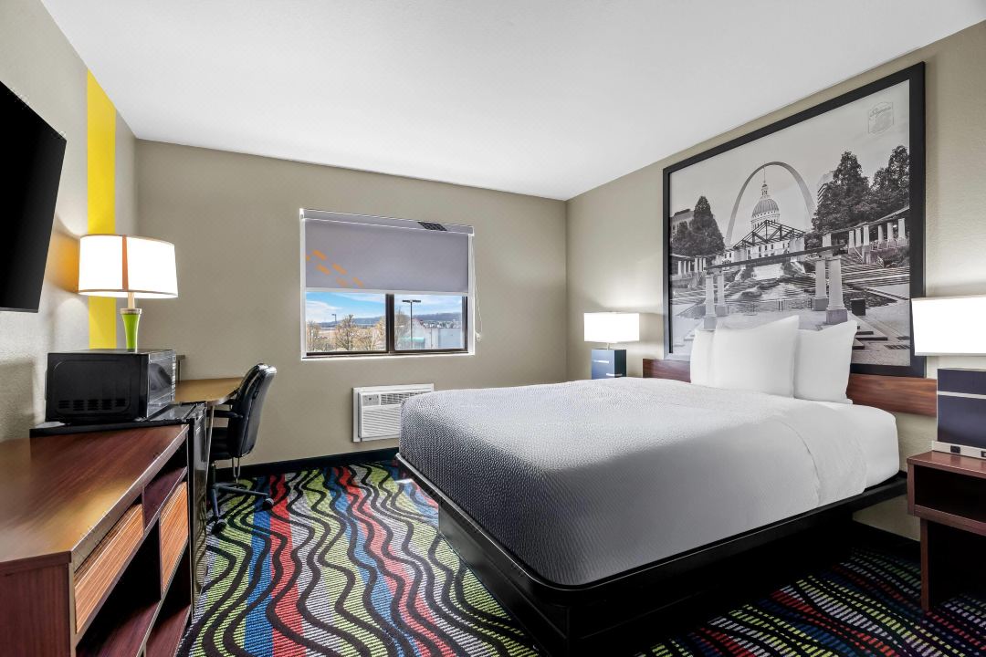 Super 8 by Wyndham Farmington