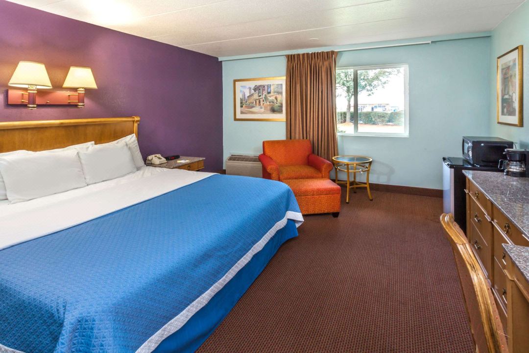 Days Inn by Wyndham Portage