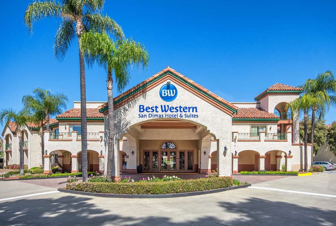 Comfort Suites Near Fairplex