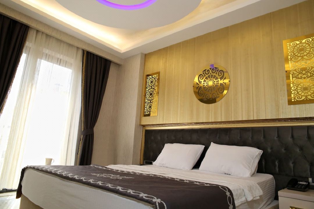 The Grand Tower Hotel