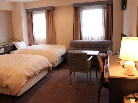 Hotel Crown Hills Takaoka - Tap to explore photos