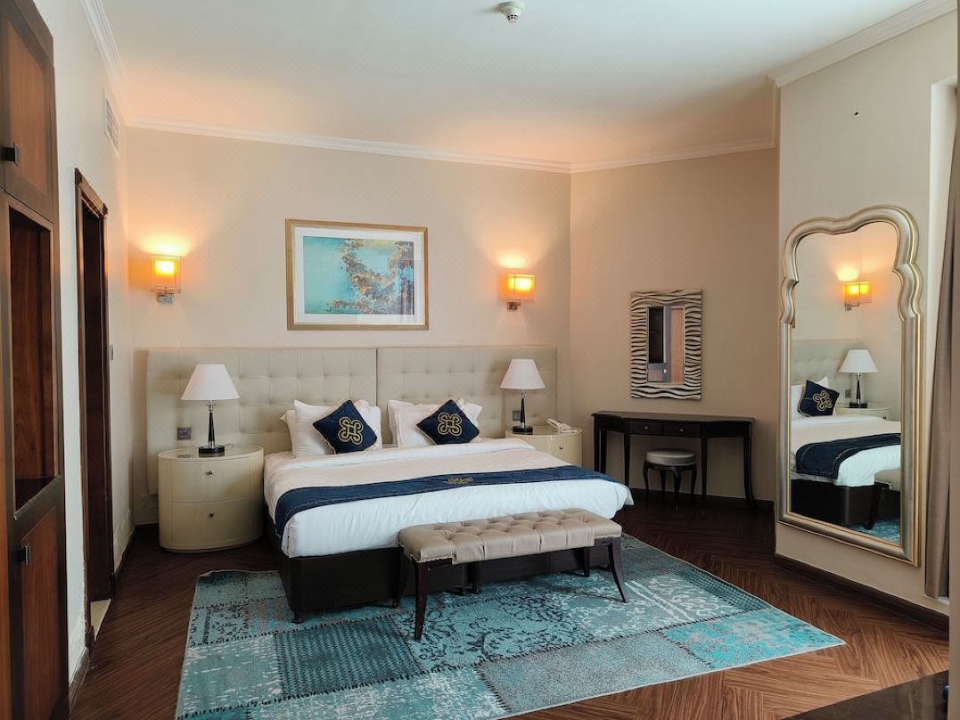 Seven Seas Hotel