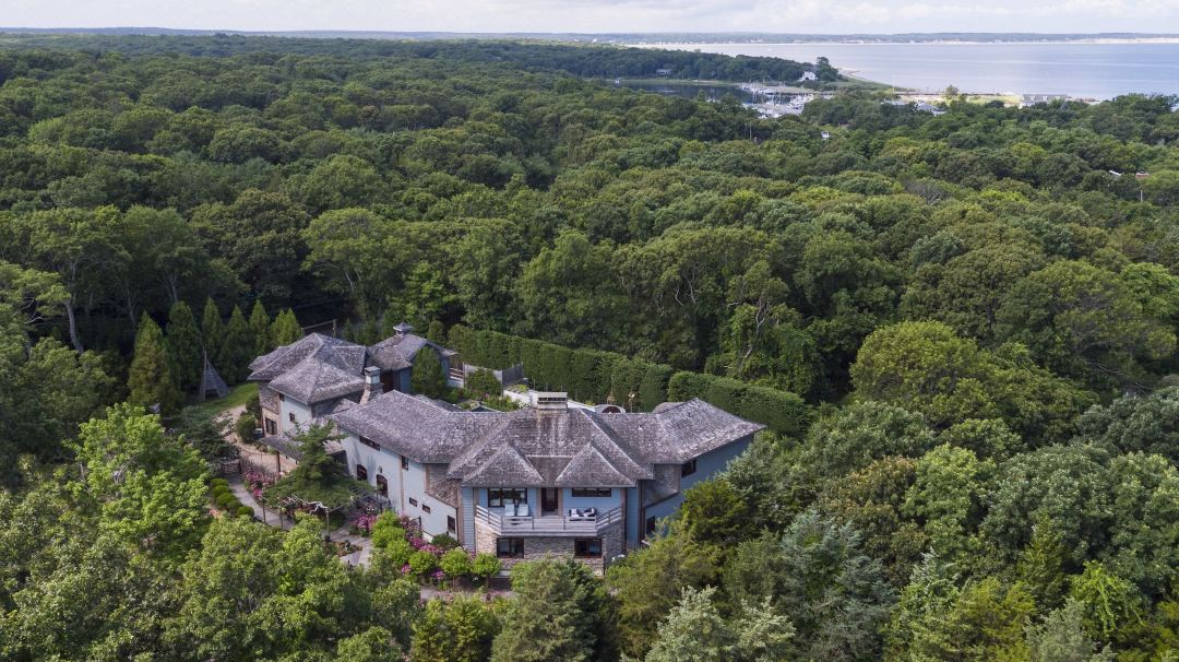 East Hampton Art House Bed and Breakfast