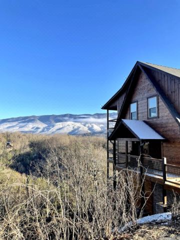Brand New Chalet With Spectacular Views- Ursa Mons