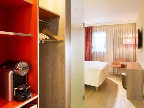 Hotel Oceania Paris Roissy CDG - Tap to explore photos