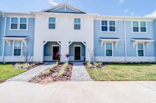 1149 Spacious Family 5-bedroom Townhome