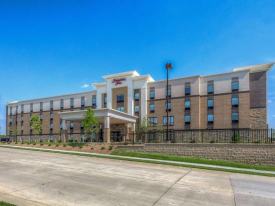 Hampton Inn by Hilton Wentzville - Tap to explore photos