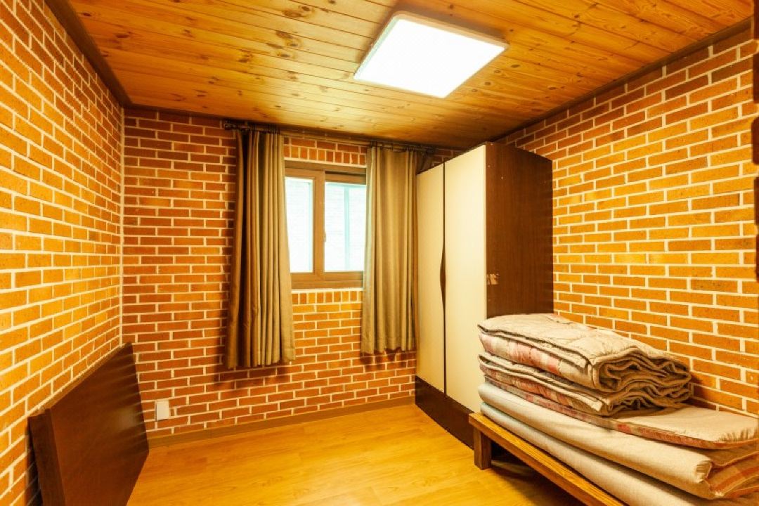 Party Room Lake Pension in Jeongeup