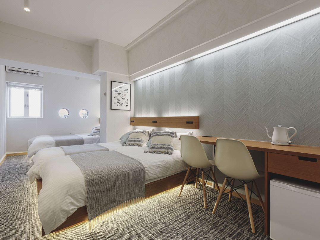 สถานที่ที่ 3 โดย HIDEOUT