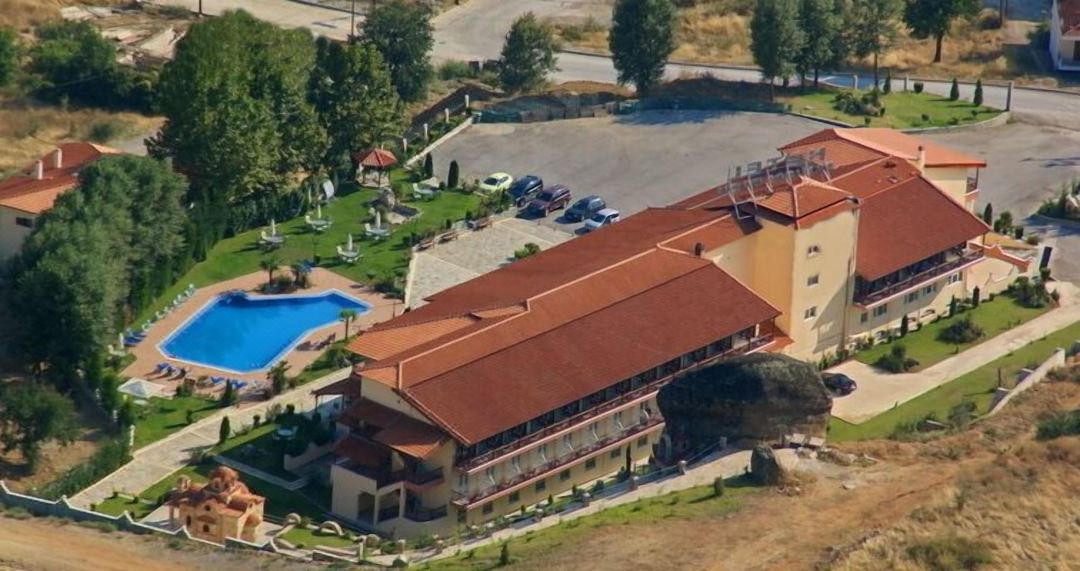 Famissi Eden Hotel
