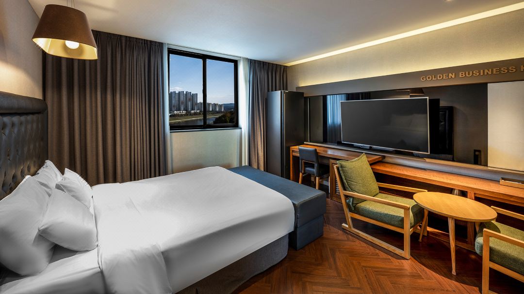 Golden Business Hotel