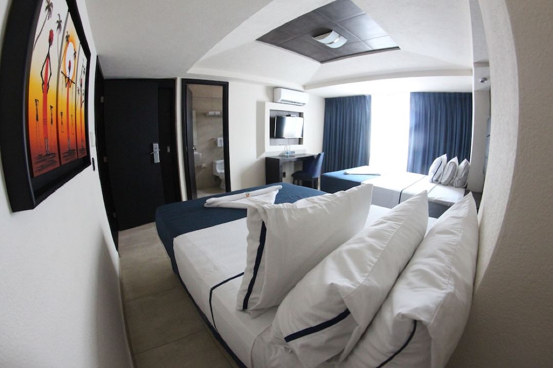 Hotel Portonovo Plaza Malecon