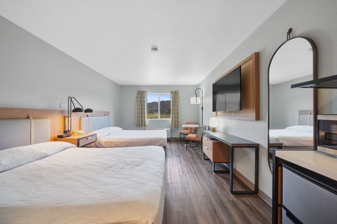 Garibaldi Inn at the Bay