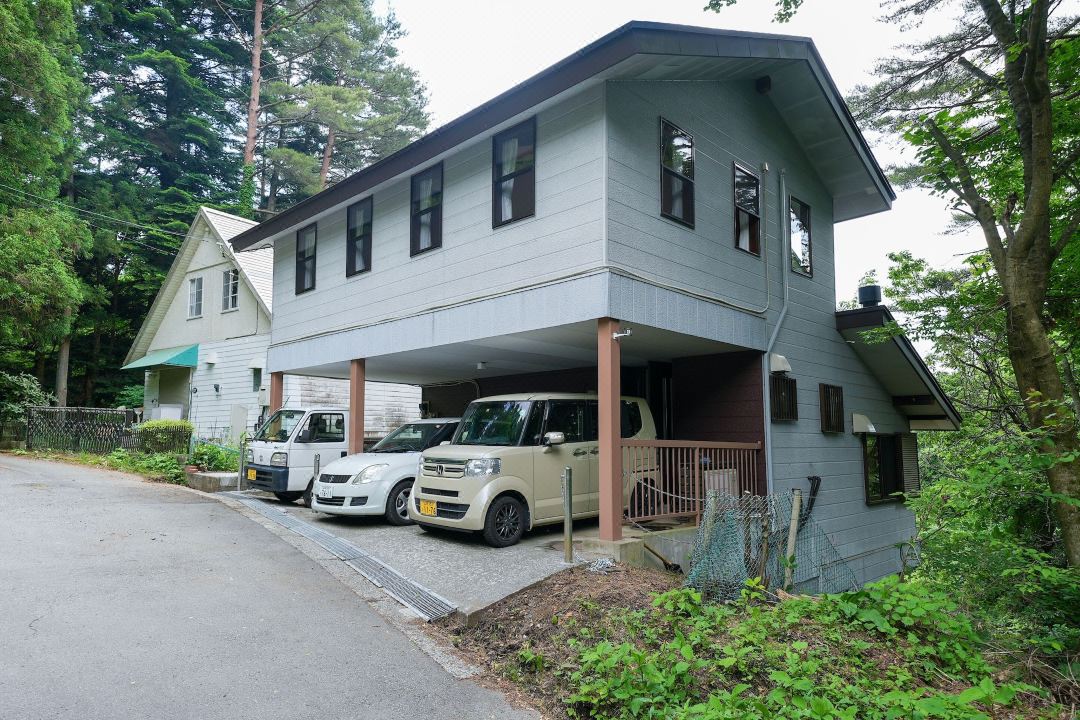 R-House 1st