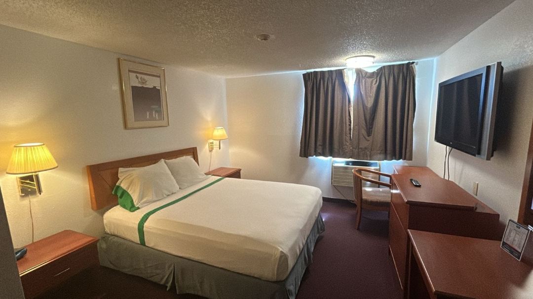 Tacoma Port Inn Fife I-5