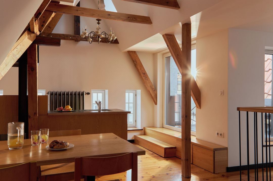 3-Level Apartment with a View of St Mary's Basilica by Downtown Apartments