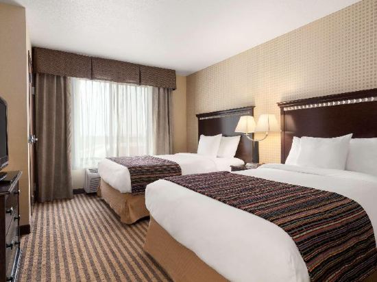 University Hotel - Davis Area by IHG - Tap to explore photos