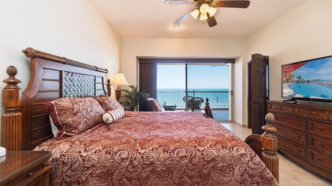 Vacationer's Dream Getaway Ocean Front Condo